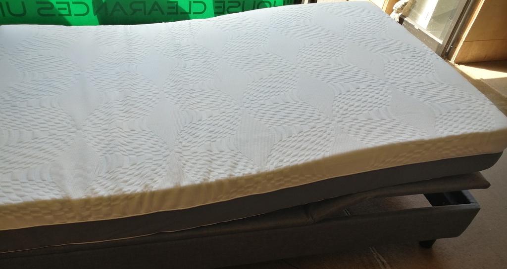 STUNNING 4FT HARMONY ADJUSTABLE ELECTRIC BED FROM CARE CO