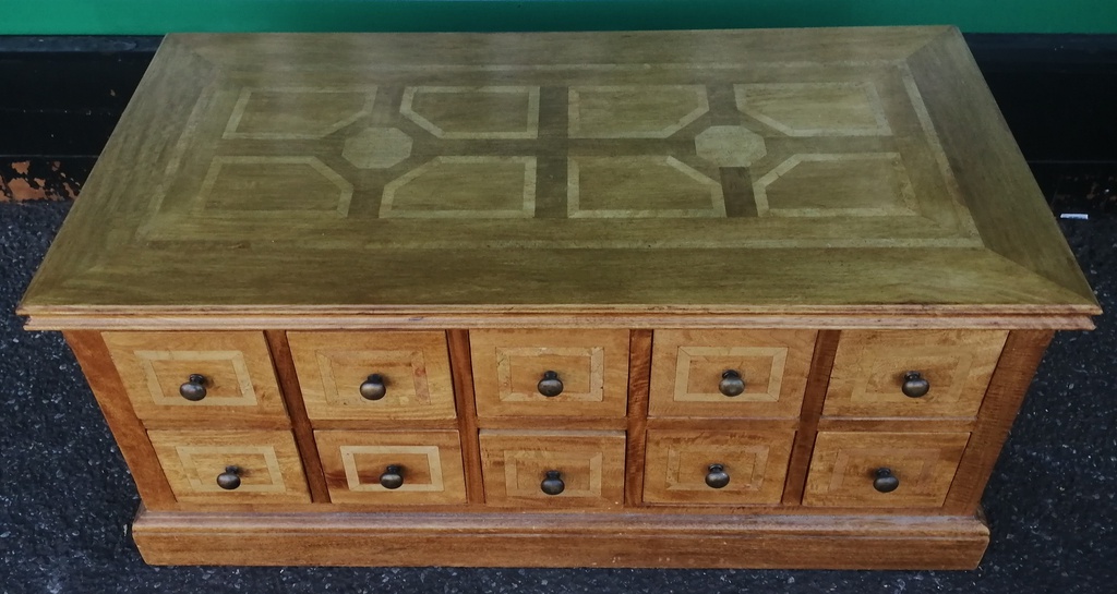 Quality Coffee Table With bank of Drawers