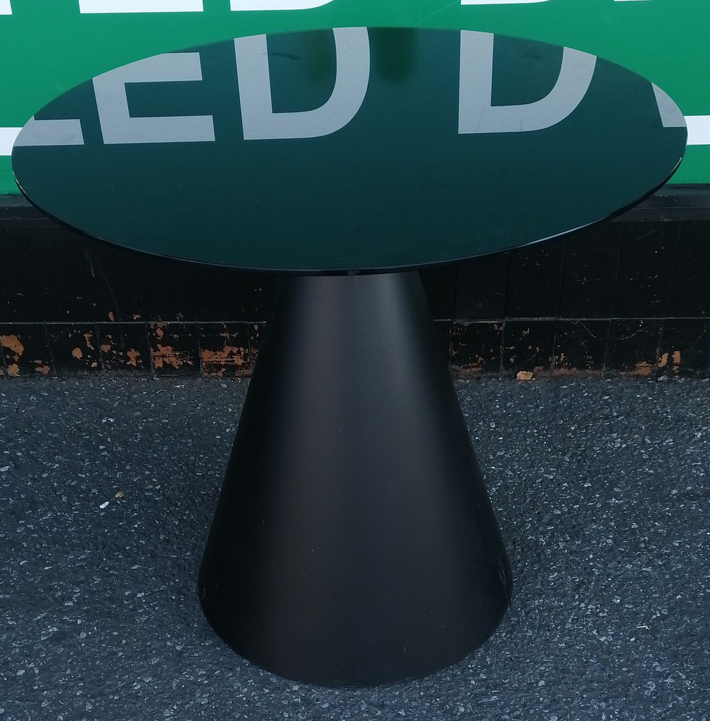 STUNNING BLACK MODERN ROUND TABLE AND 4 CHAIRS