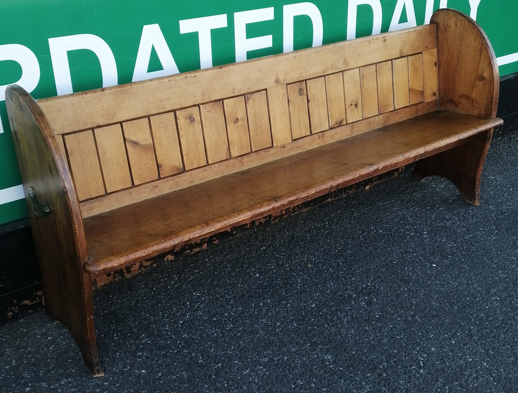 LOVELY OLD PINE CHURCH PEW / BENCH
