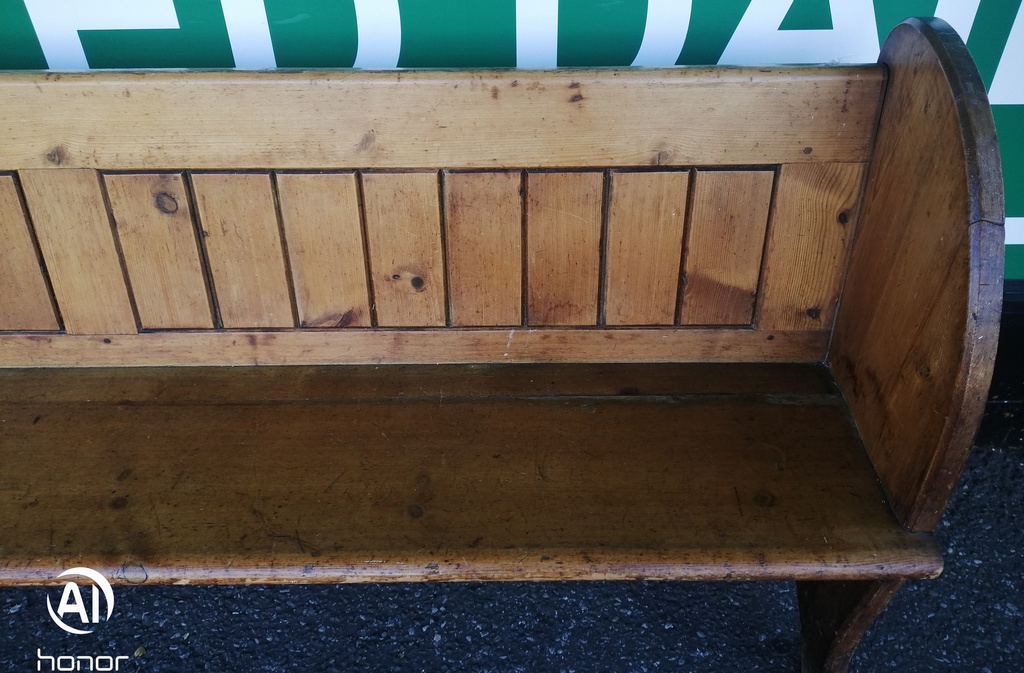 LOVELY OLD PINE CHURCH PEW / BENCH