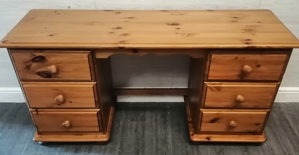 Pine Six Drawer Dressing Table / Desk
