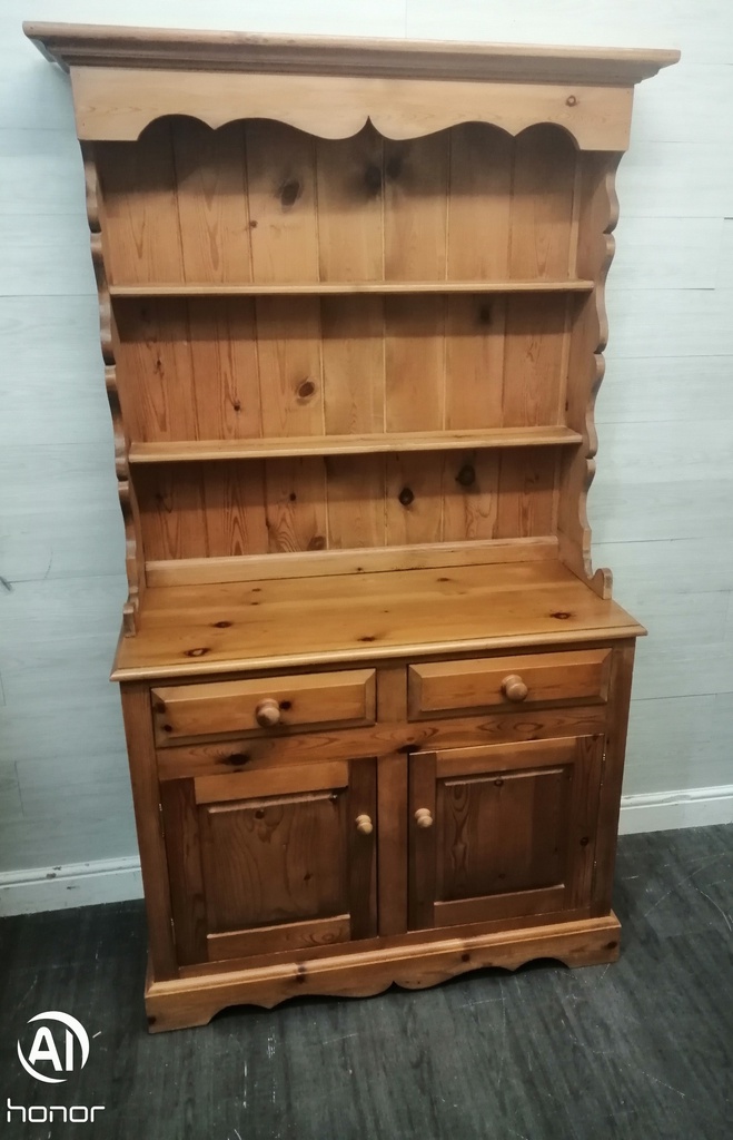 LOVELY NEAT SOLID PINE DRESSER