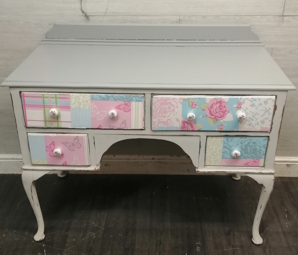 VINTAGE SHABBY CHIC DRESSING TABLE /DESK