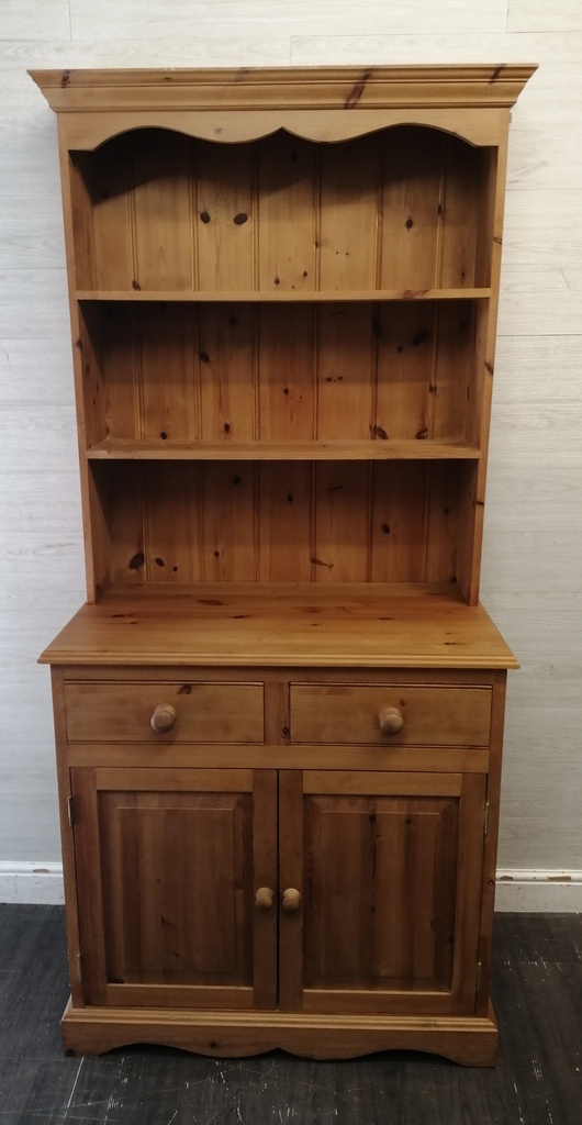 LOVELY NEAT SOLID PINE DRESSER