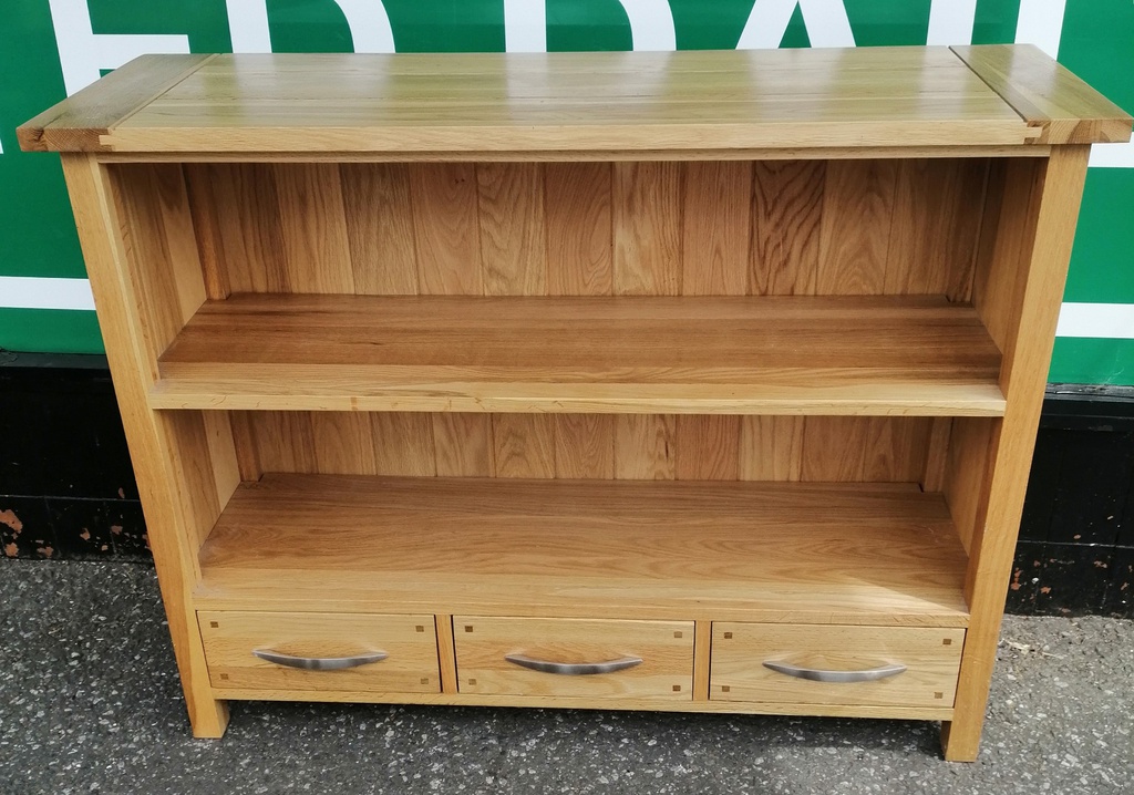 Lovely quality neat oak bookcase with drawers