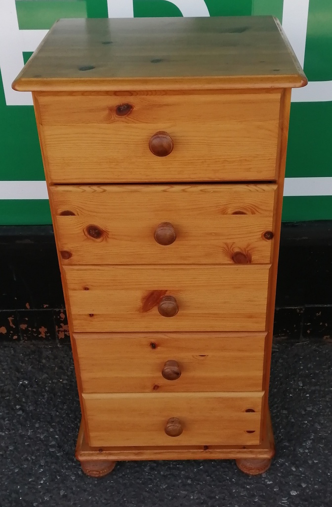 Five drawer pine wellington chest