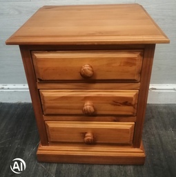 [HF17953] Quality solid pine three drawer bedside chest