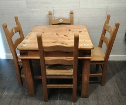 [HF18767] QUALITY SOLID PINE NEAT TABLE AND 4 CHAIRS