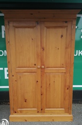 [HF19000] QUALITY SOLID PINE WARDROBE