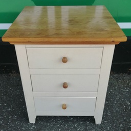 [HF19081] SHAKER STYLE OFF WHITE  BEDSIDE CHEST OF THREE DRAWERS