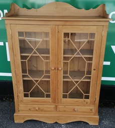 [HF19136] Glazed fronted display unit / bookcase