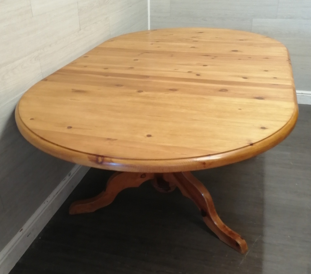 Quality large Oval Pine Extending Dining Table