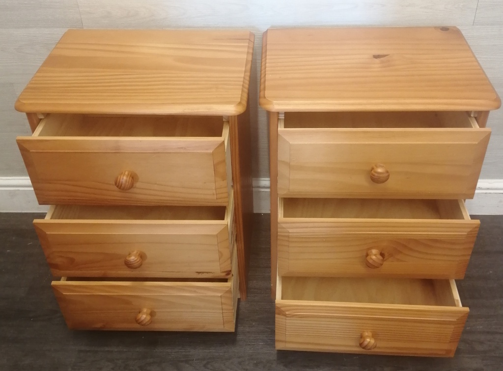 Pair of pine bedsides chests