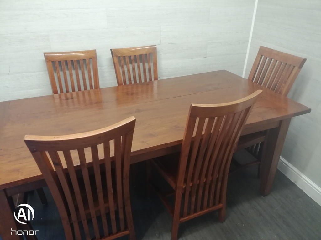 Lovely rustic dark wood table and six chairs