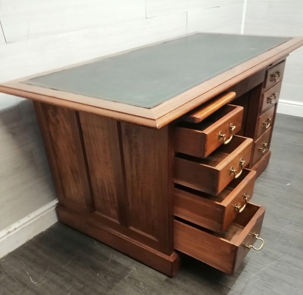 LOVELY VINTAGE LEATHER TOP DESK