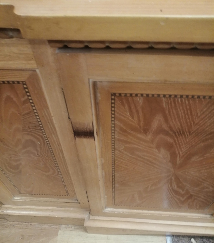 BARGAIN LARGE DISPLAY UNIT