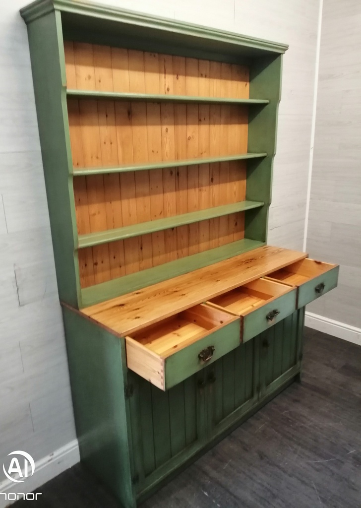 Lovely  painted  pine shabby chic dresser