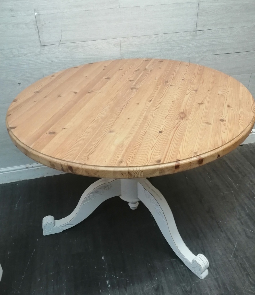 ROUND SOLID PINE  SHABBY CHIC WHITE PAINTED TABLE