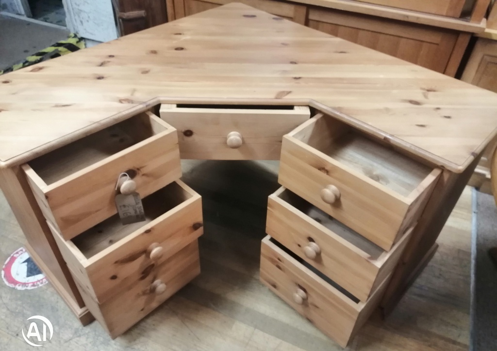 GREAT SOLID PINE CORNER DESK