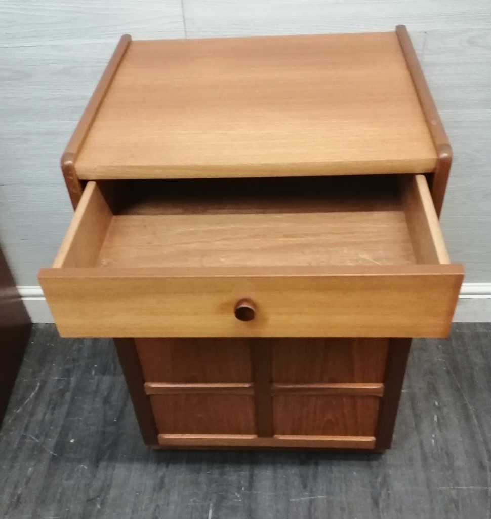RETRO TEAK BEDSIDE /SIDE UNIT