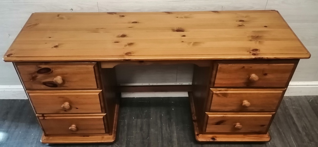 Pine Six Drawer Dressing Table / Desk