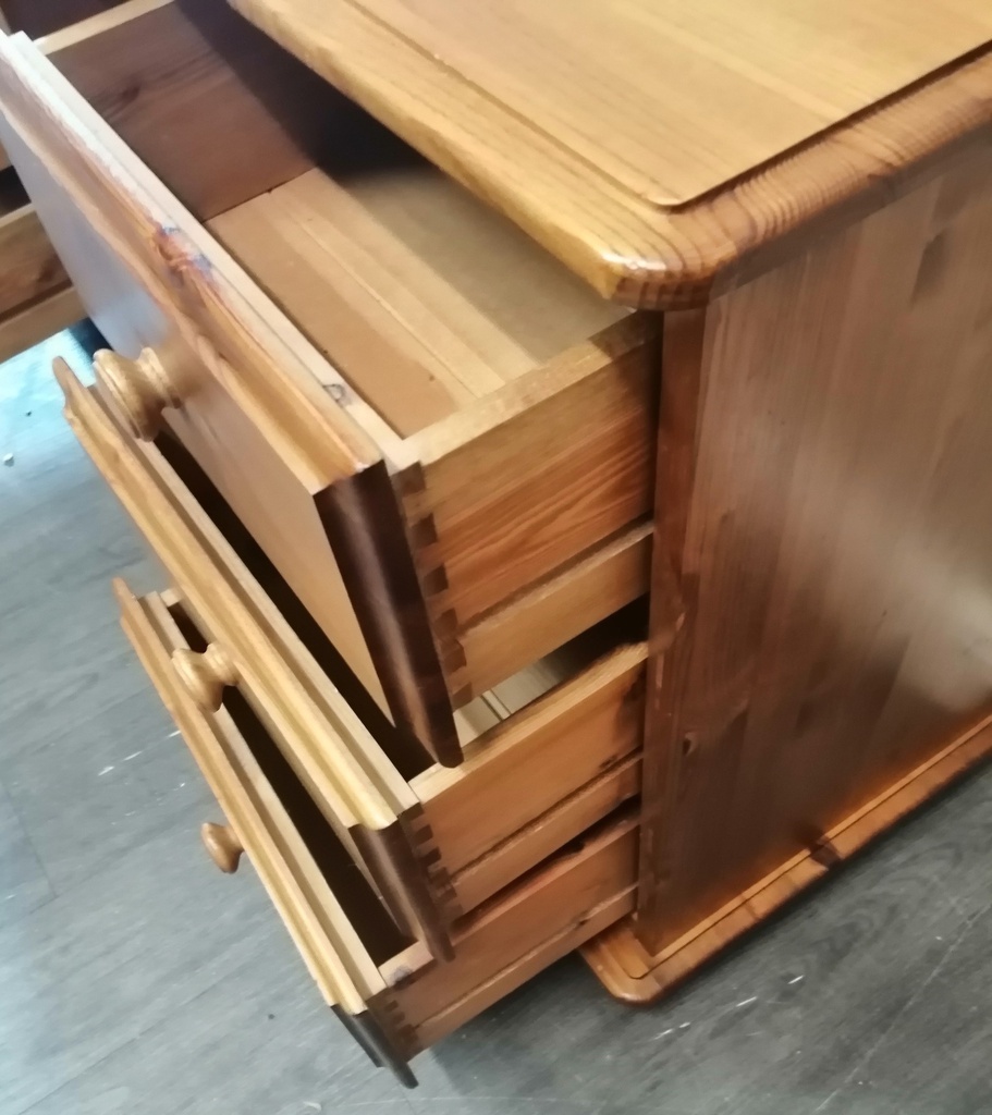 Pine Six Drawer Dressing Table / Desk