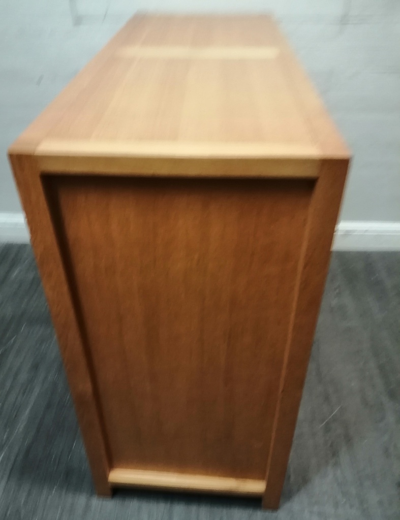 LOVELY OAK SIDEBOARD