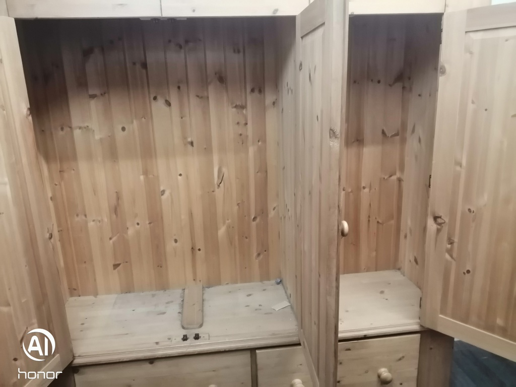 Quality triple size solid pine wardrobe with drawers