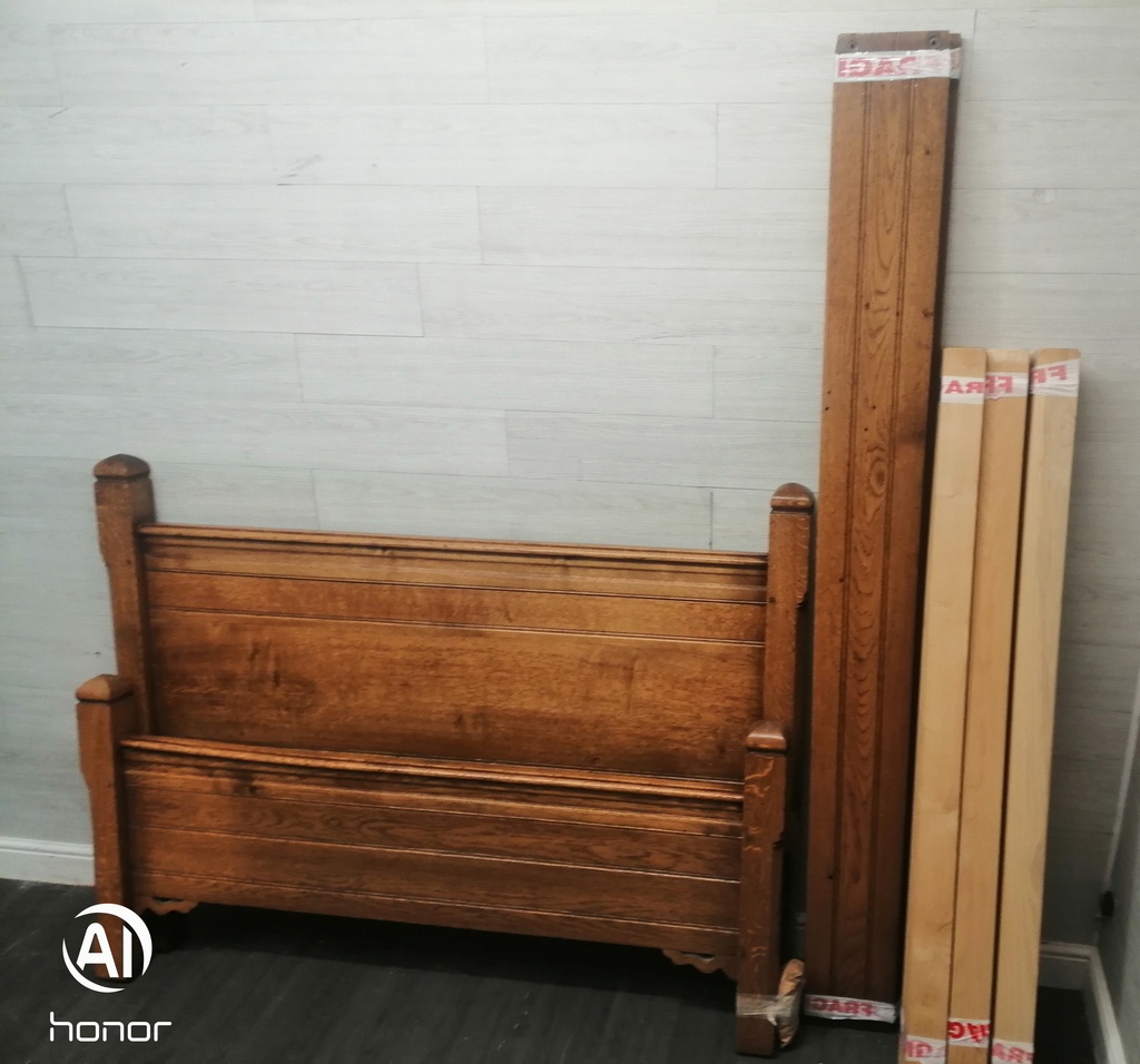 5ft QUALITY RUSTIC OAK BEDFRAME