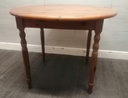 NEAT ROUND PINE TABLE