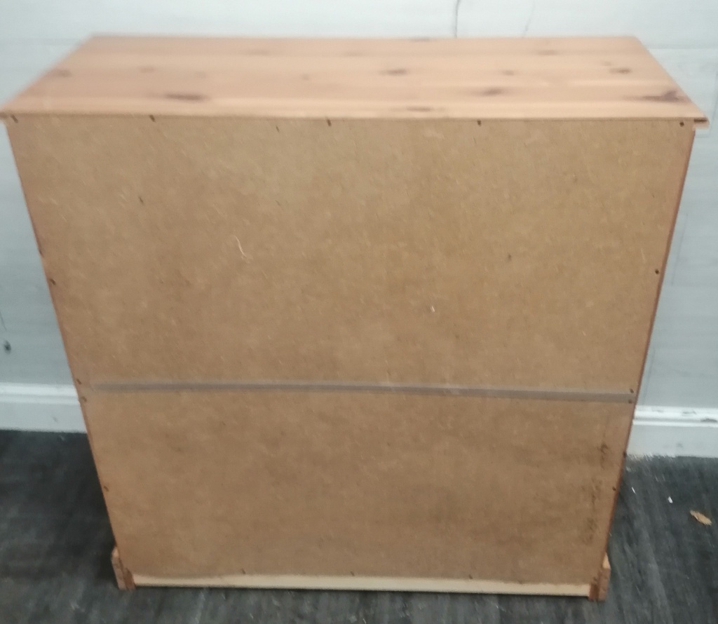 Six drawer pine chest