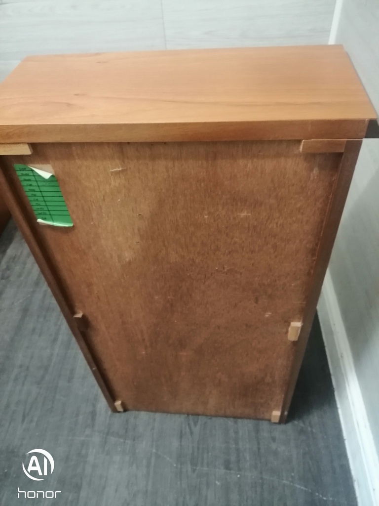 NEAT SINGLE STORAGE CUPBOARD