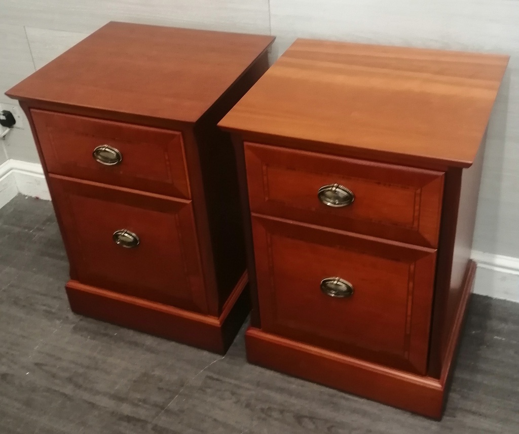 PAIR OF QUALITY OLQMPUS BEDSIDE CHESTS