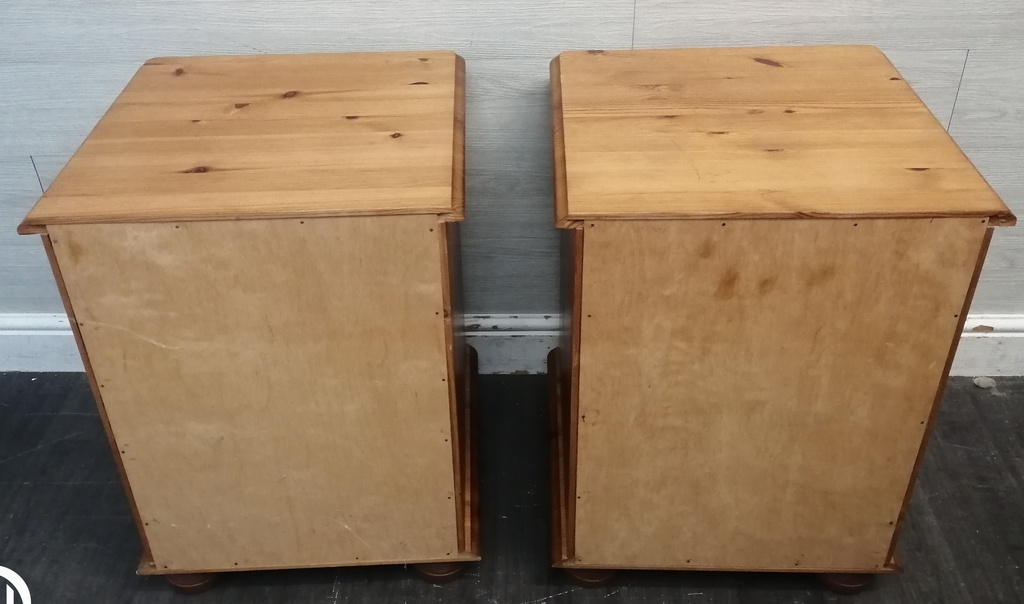 Pair of pine bedsides chests