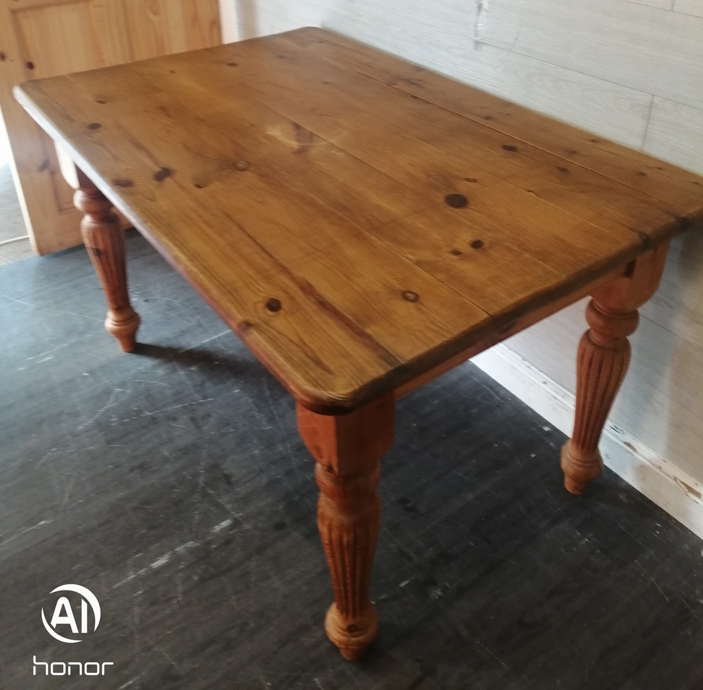 SOLID PINE 4FT 4" DINING TABLE
