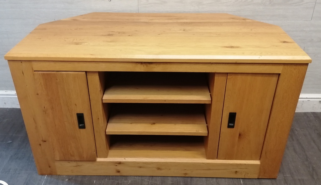 QUALITY OAK TV BENCH/STAND