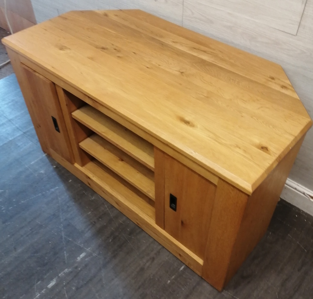 QUALITY OAK TV BENCH/STAND