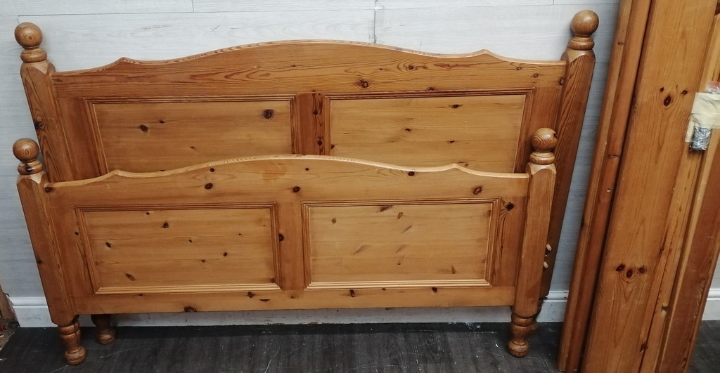 Qualiy solid pine 4ft6" bed frame