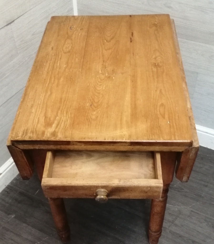Lovely Old Pine Drop Leaf Table