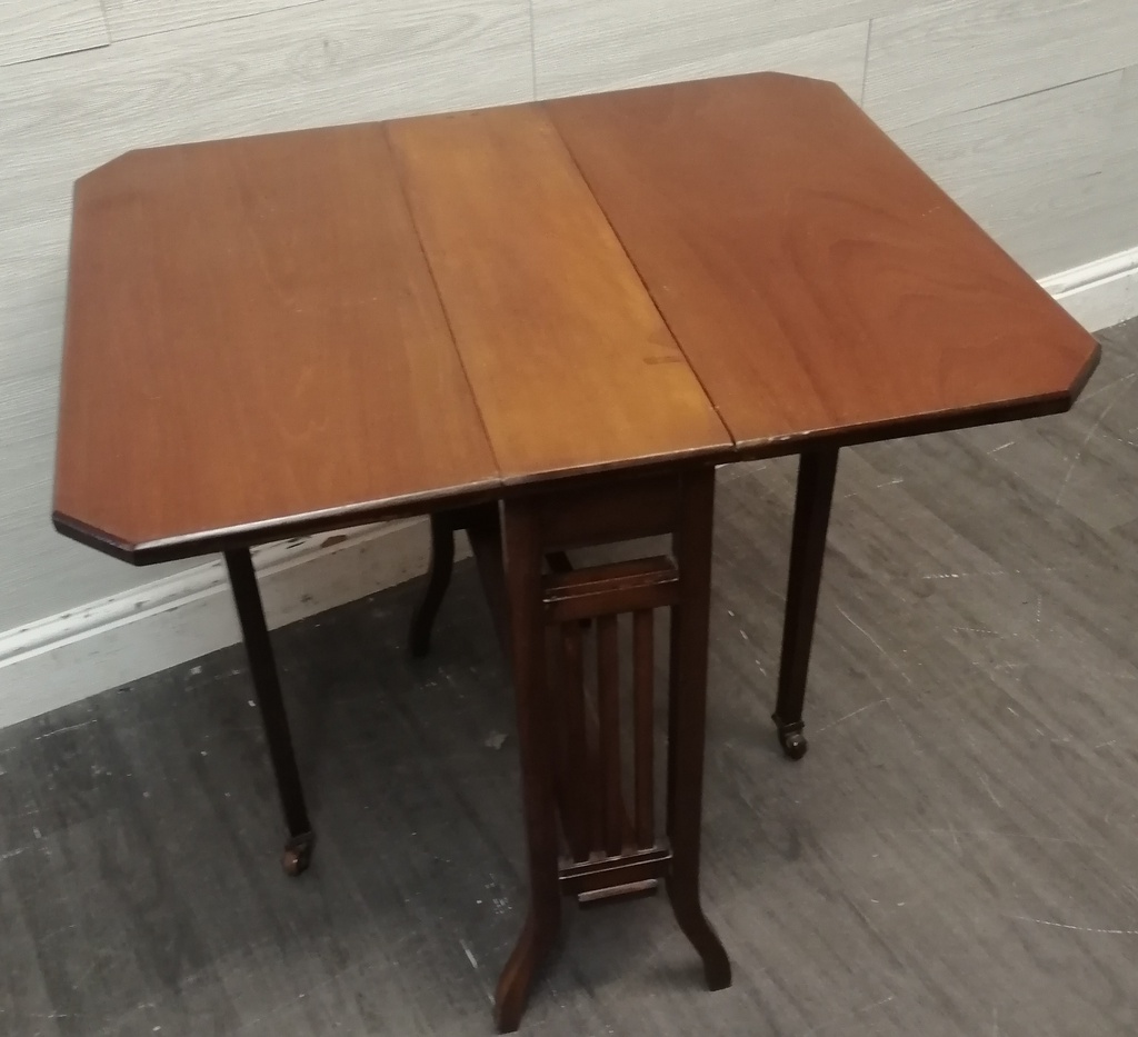 Lovely Old Mahogany Drop Leaf Side Table