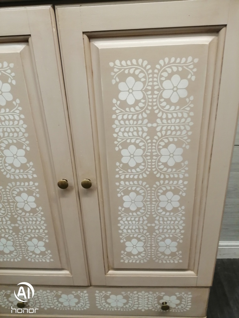 LOVELY NEAT PAINTED TOP BOX COMBI WARDROBE