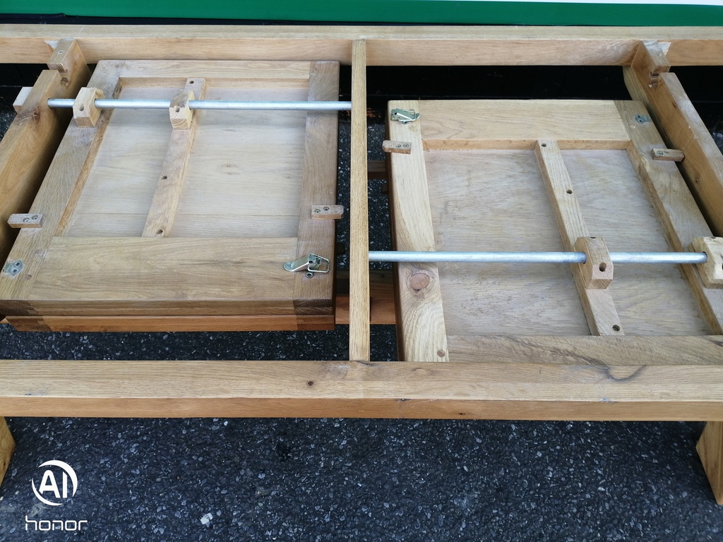 QUALITY OAK EXTENDING 11FT TABLE AND 10 CHAIRS