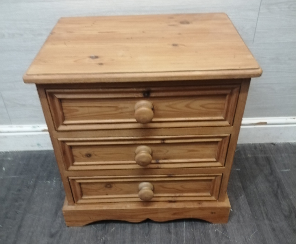PAIR SOLID PINE THREE DRAWER BEDSIDES CHESTS