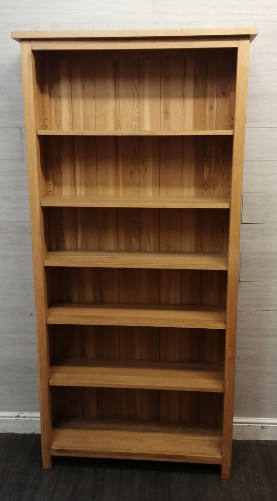 LOVELY OAK BOOKCASE