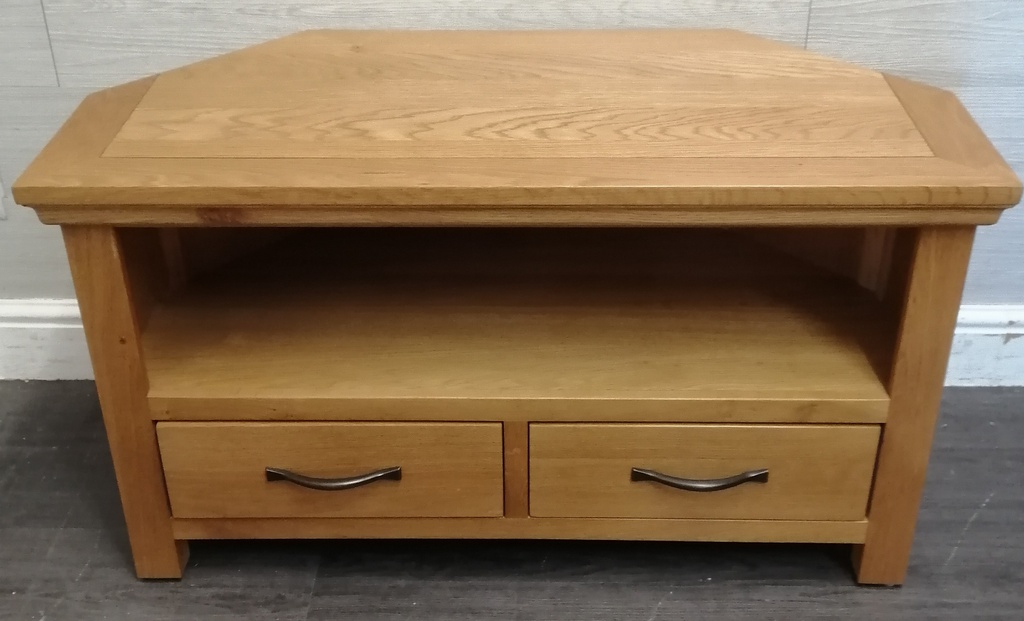 Neat Oak TV Stand