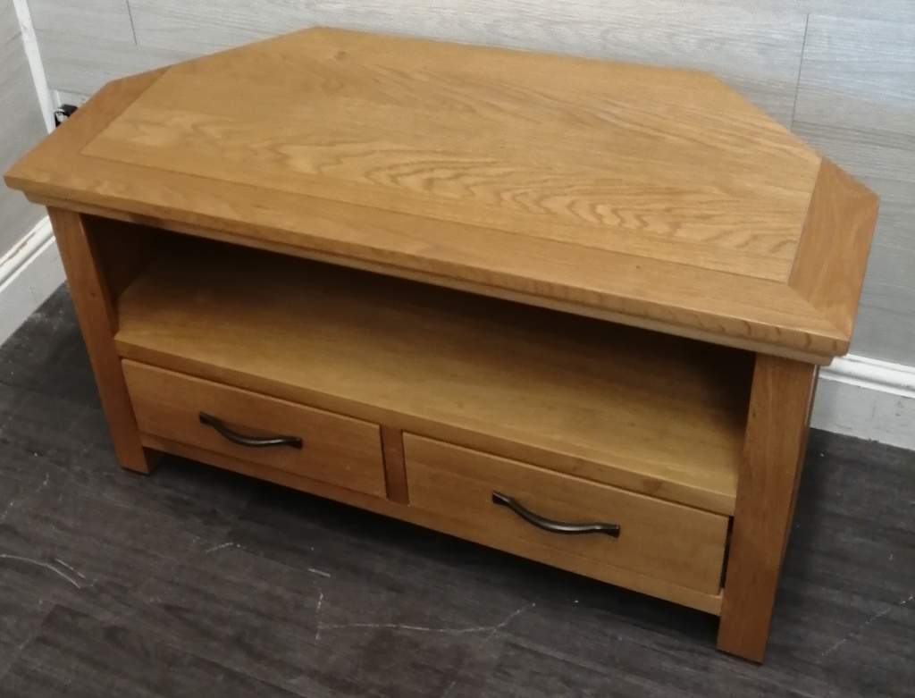 Neat Oak TV Stand