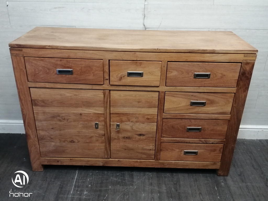 LOVELY RUSTIC WOOD SIDEBOARD / CHEST