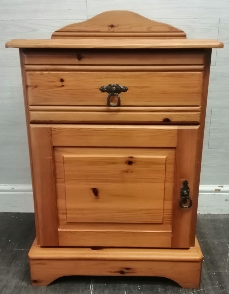 PAIR OF PINE BEDSIDE UNITS