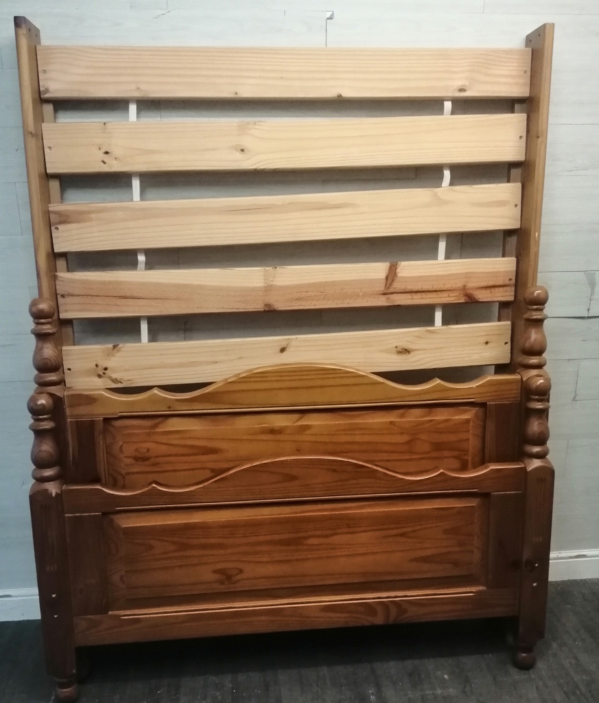 Solid pine 4ft6" bed frame